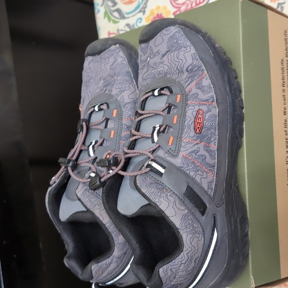 Worn Keen boys Targhee Sport shoes - Picture 3 of 11